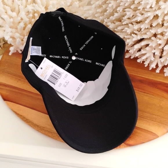 Michael Kors 🔥 NWT 🔥 Black Cap w/ logo design on the brim in leather material. - Picture 8 of 12